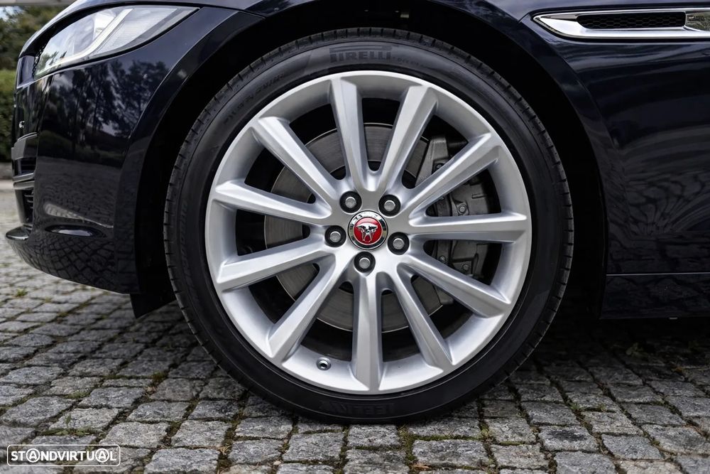 Jaguar XE 20d Aut. Prestige - 12