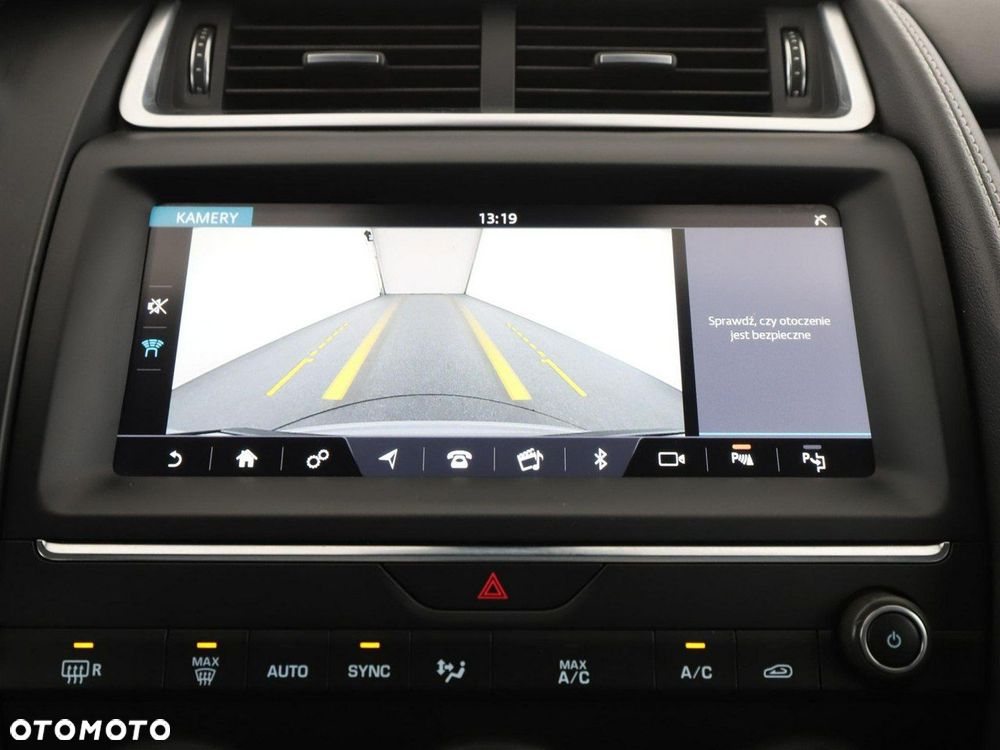 Jaguar E-Pace 2.0 i4D AWD R-Dynamic S - 24