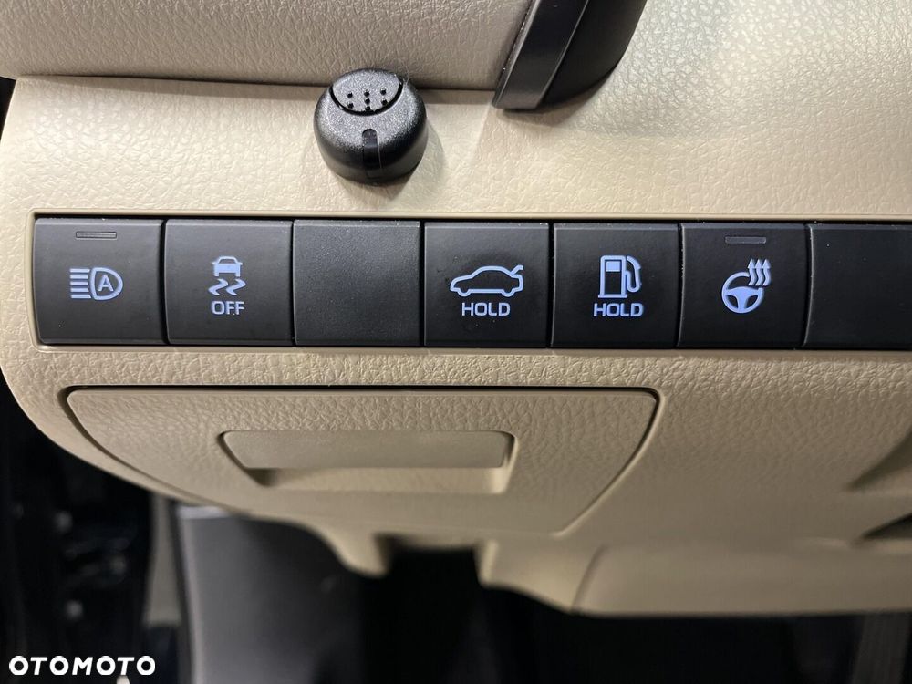 Toyota Camry 2.5 Hybrid Executive CVT - 13