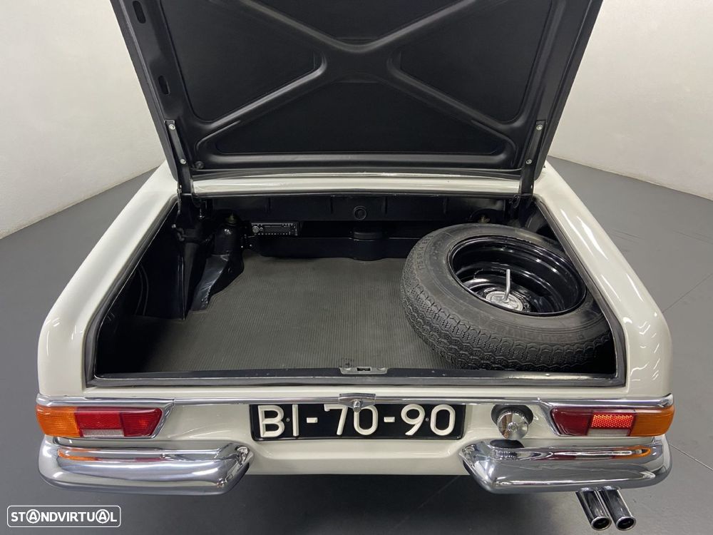 Mercedes-Benz SL 280 - 18