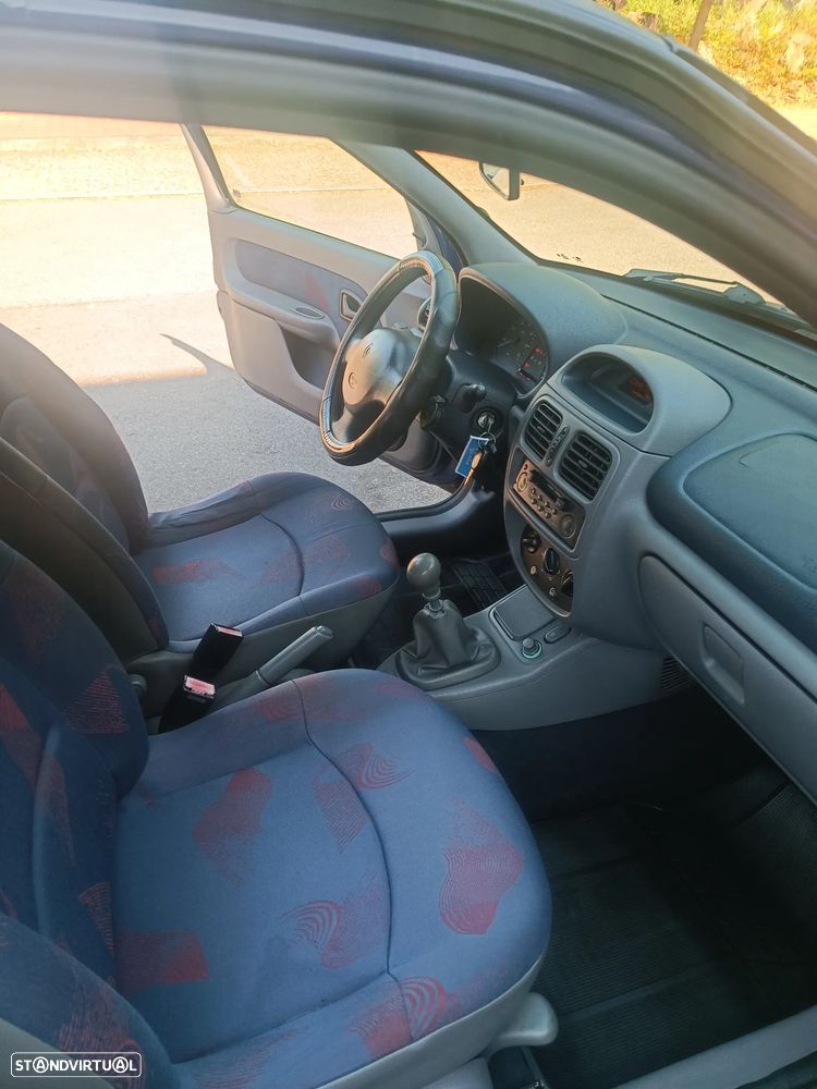 Renault Clio II - 16