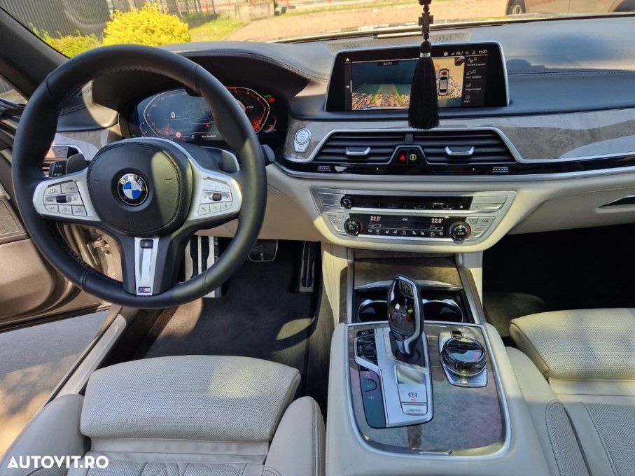 BMW Seria 7 730Ld xDrive - 24