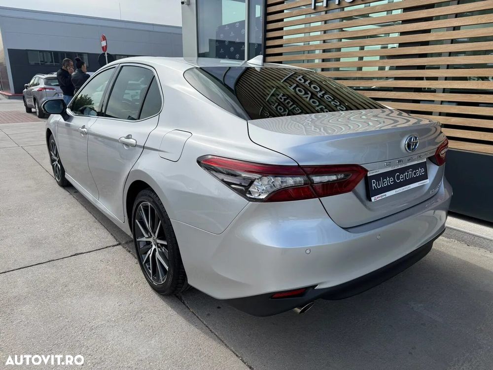 Toyota Camry 2.5 Dynamic - 9