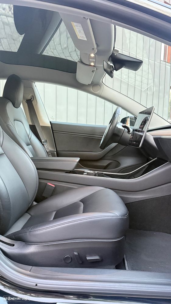Tesla Model 3 Performance Dual Motor AWD - 29