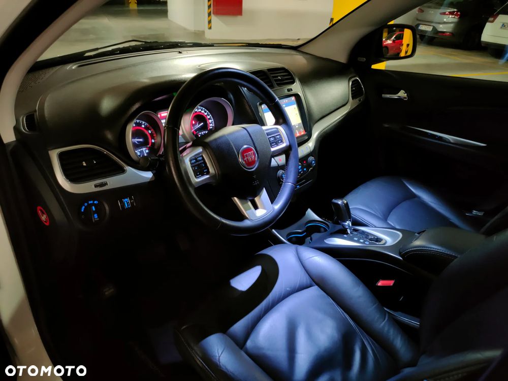 Fiat Freemont 2.0 Multijet 16V DPF Automatik Allrad Lounge - 25