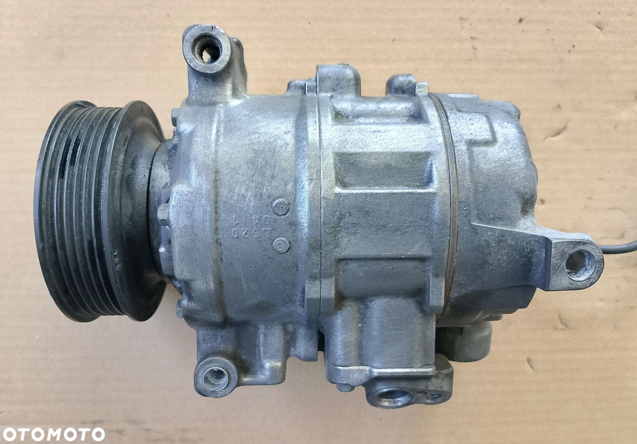 Kompresor klimatyzacji 7E0820803G VW Transporter T5 2.0 TDI - 3