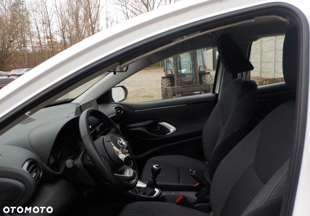 Toyota Yaris - 23