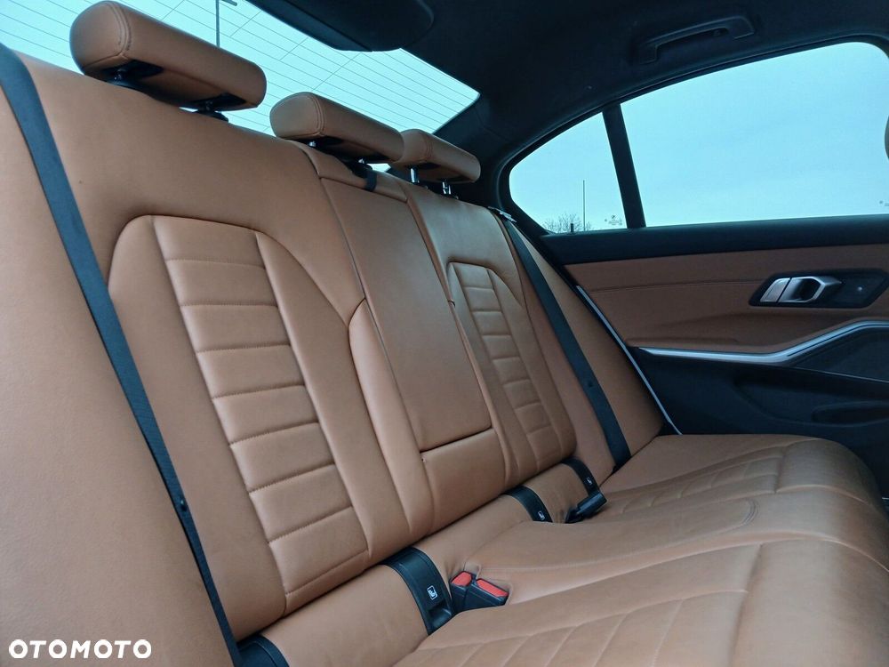 BMW Seria 3 M340i xDrive sport - 21