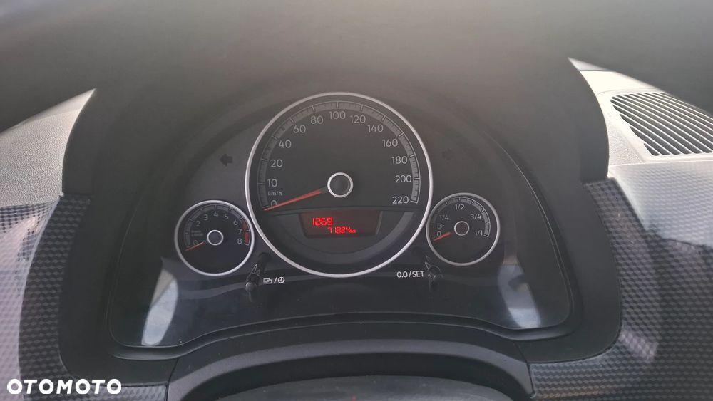 Volkswagen up! 1.0 high - 11