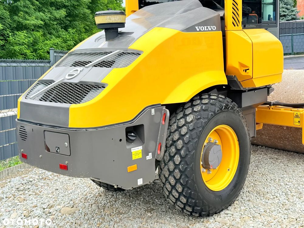 Volvo * Walec Volvo SD 75 * Jak Nowy * Tylko 640 Motogodzin * Walec Drogowy Guma Stal * 8 TON * - 27