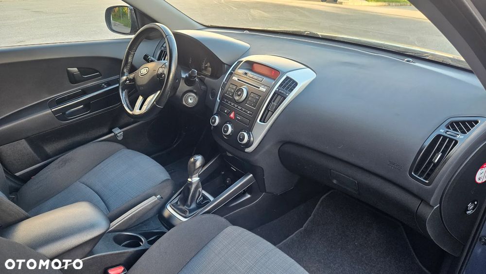 Kia Ceed - 29