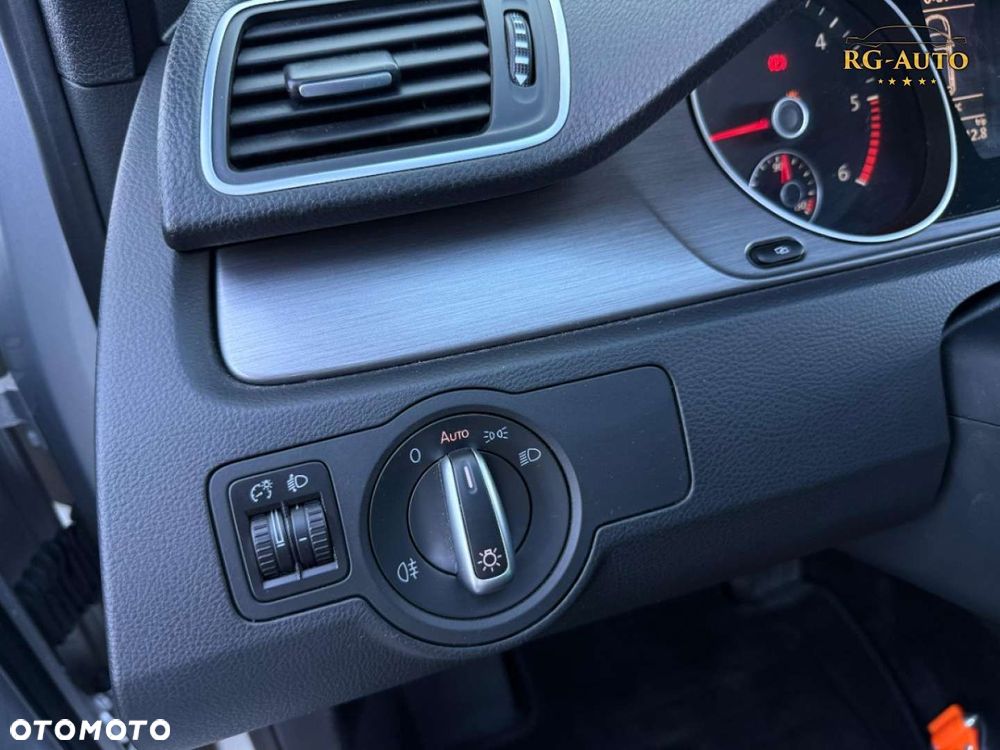 Volkswagen Passat - 34