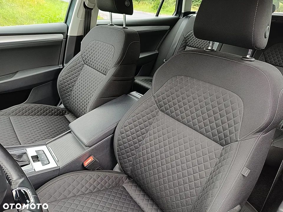 Skoda Superb 2.0 TDI Ambition DSG - 23
