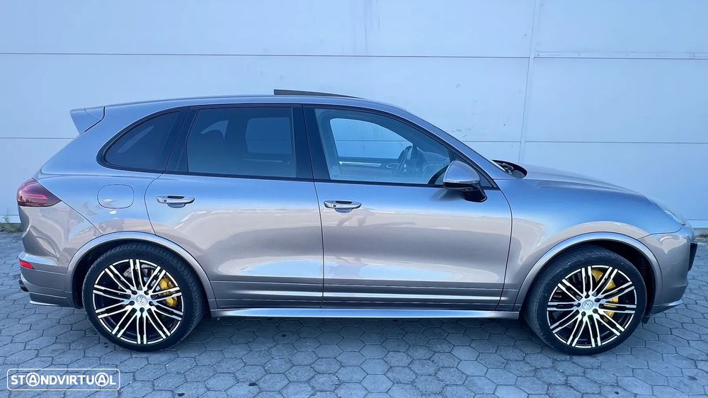 Porsche Cayenne Turbo S Tiptronic S - 5