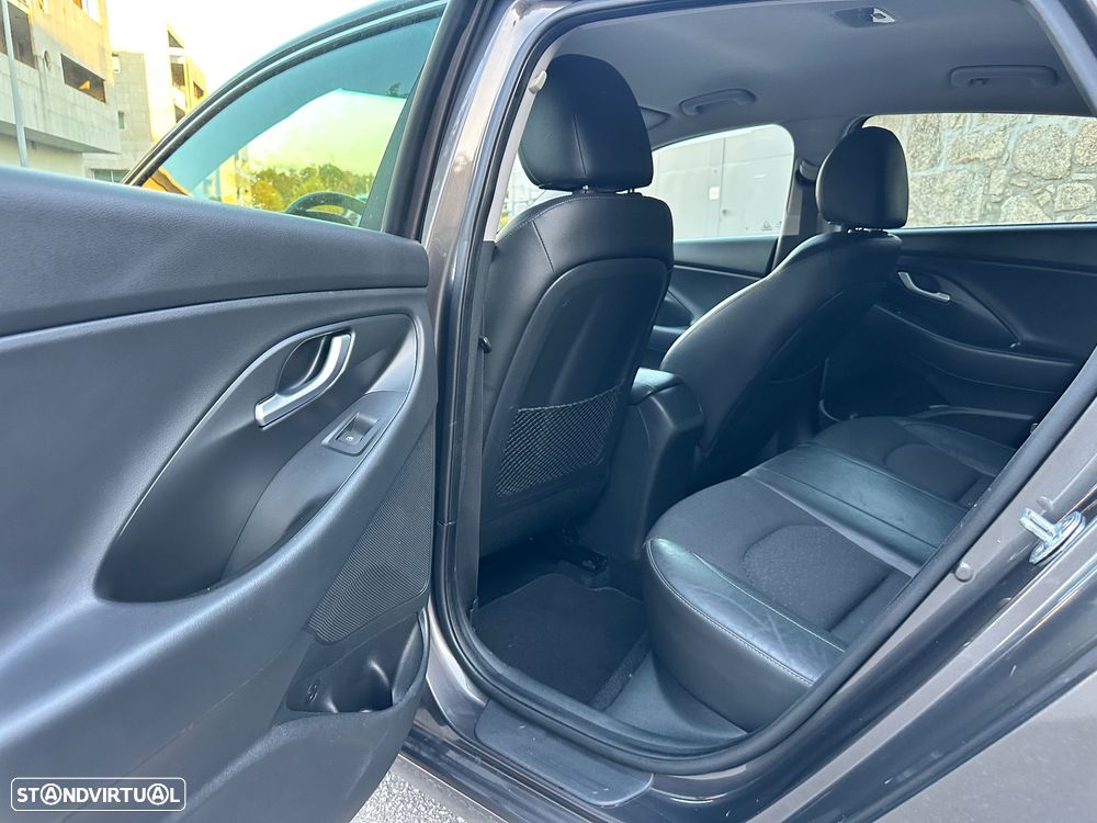 Hyundai i30 Fastback 1.0 T-GDi Style - 34