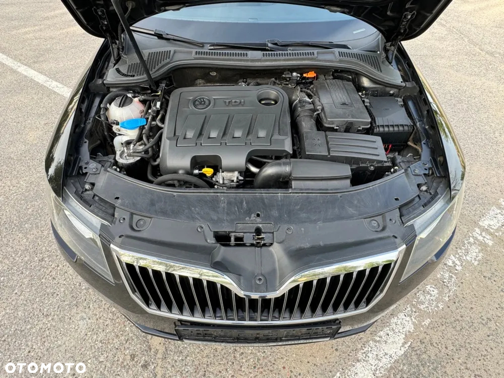 Skoda Superb Combi 2.0 TDI DSG Elegance - 27