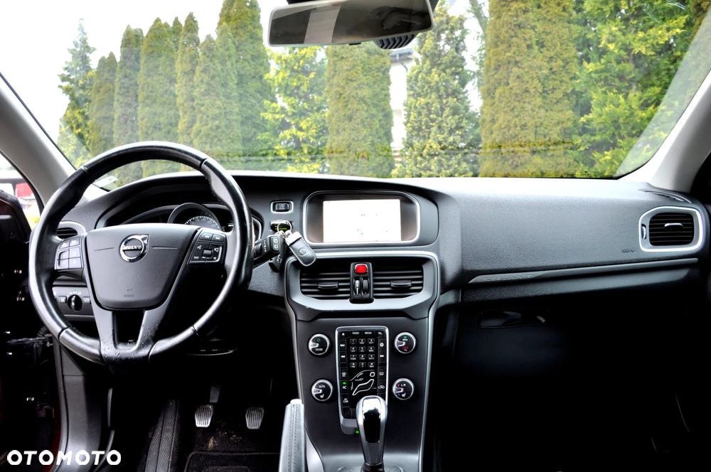 Volvo V40 Cross Country T3 Momentum - 27