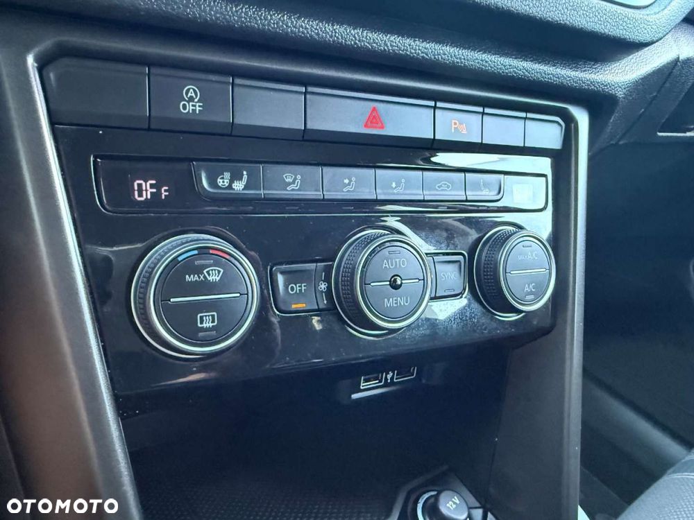 Volkswagen T-Roc - 35