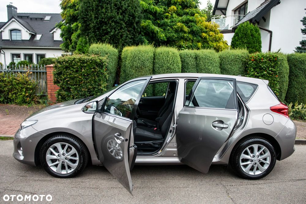 Toyota Auris 1.6 Valvematic Edition - 16