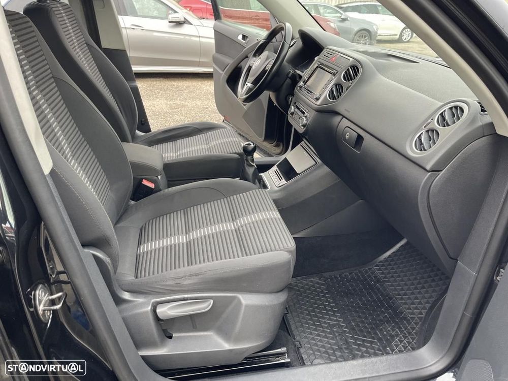 VW Tiguan 2.0 TDi Sport BlueMotion - 23