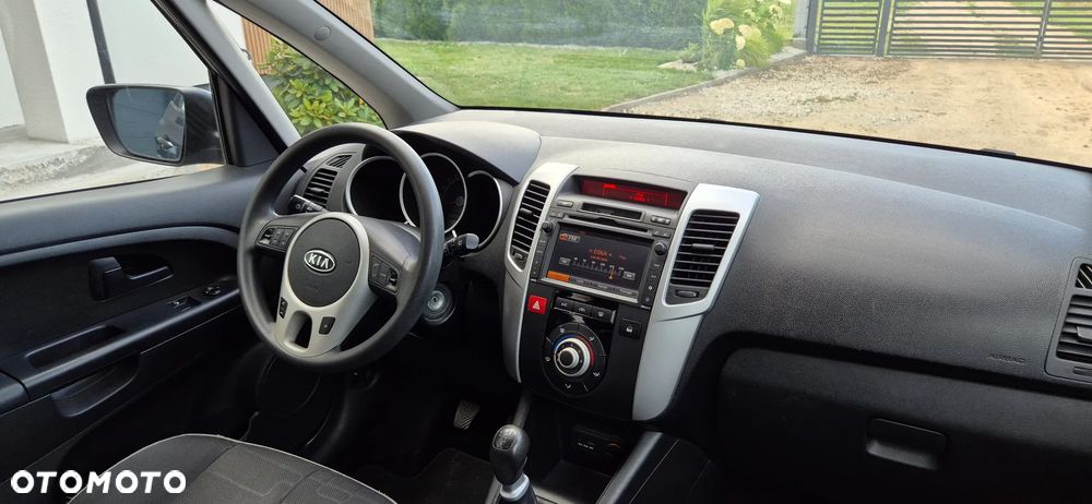 Kia Venga - 12