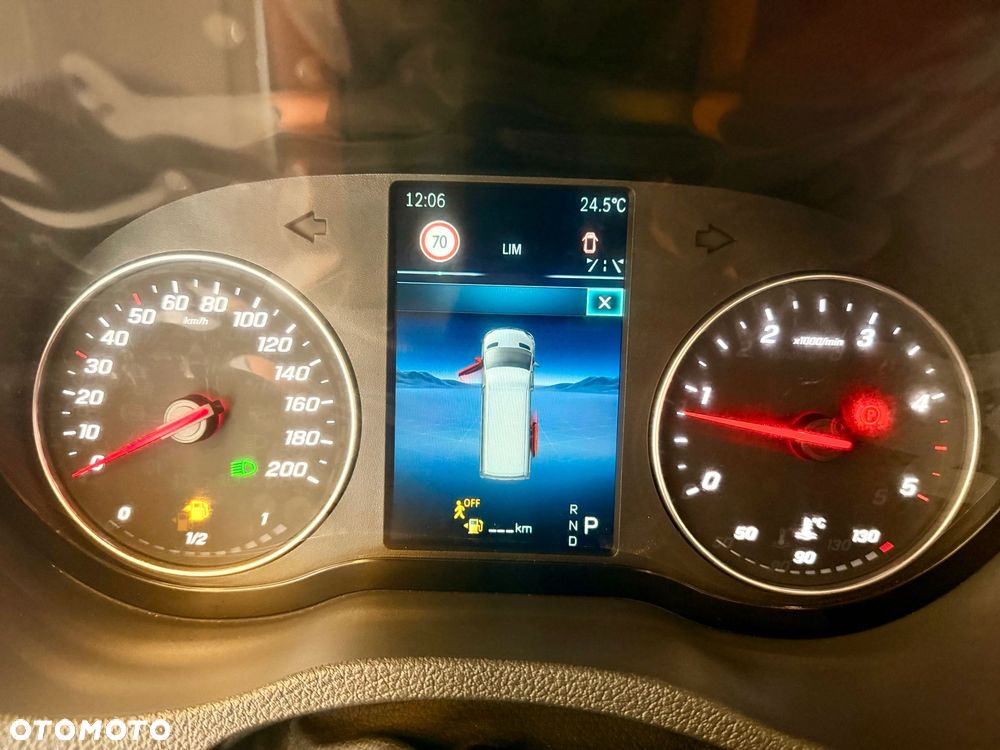 Mercedes-Benz Sprinter - 20