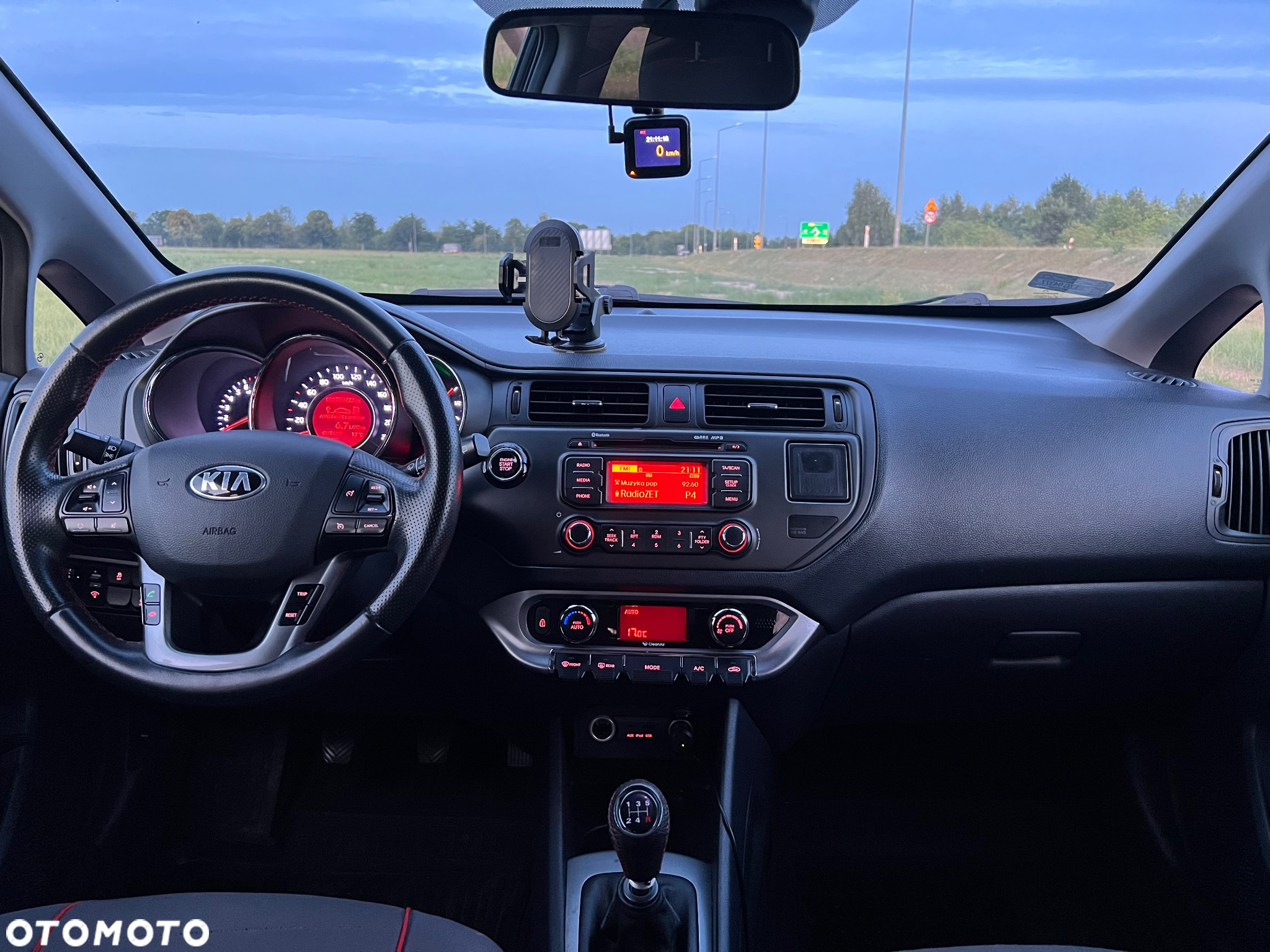 Kia Rio - 11