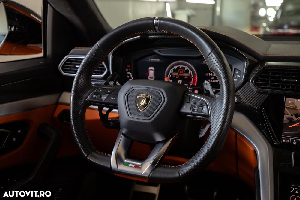 Lamborghini URUS - 23