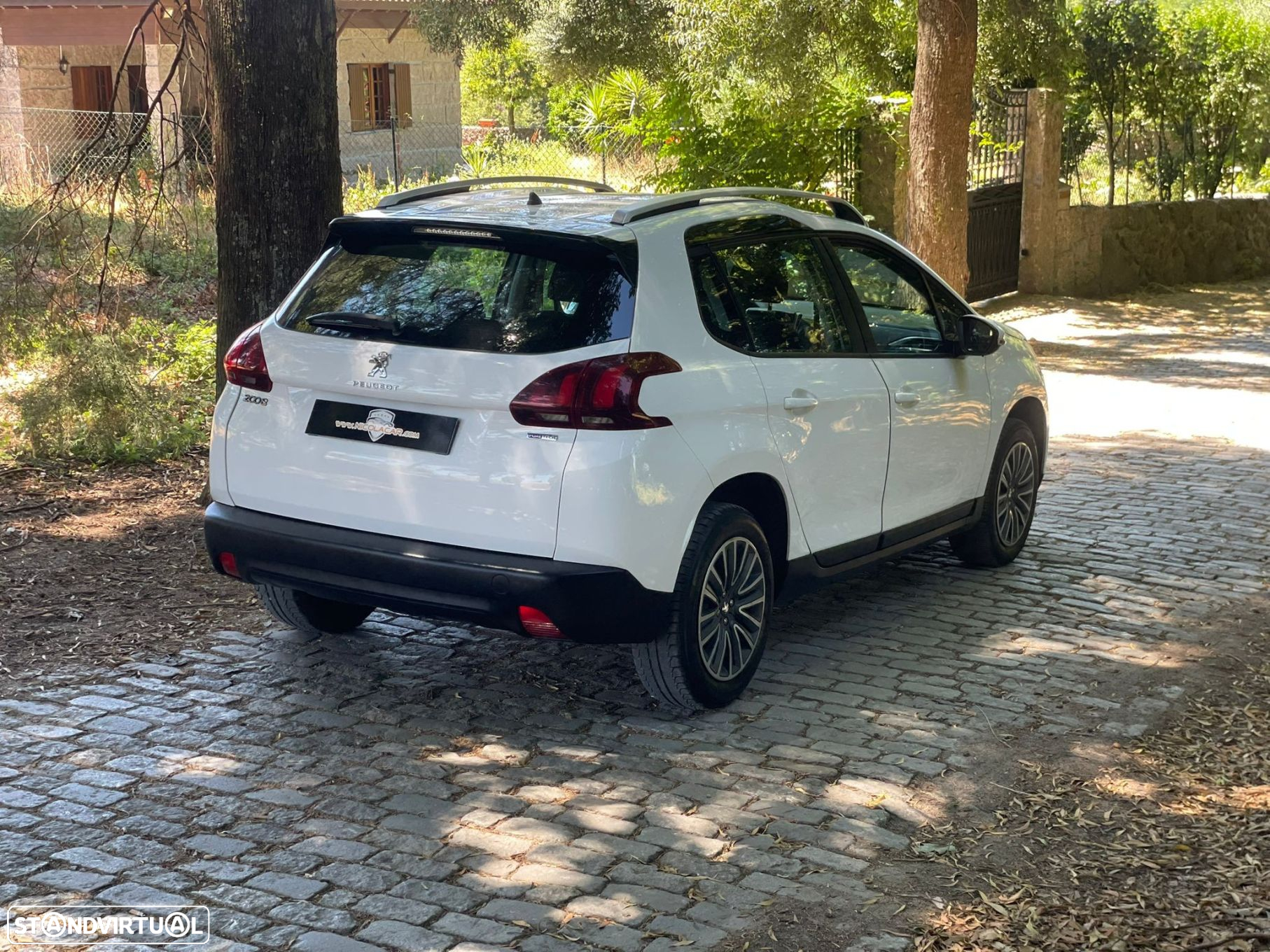 Peugeot 2008 1.2 PureTech Allure - 31