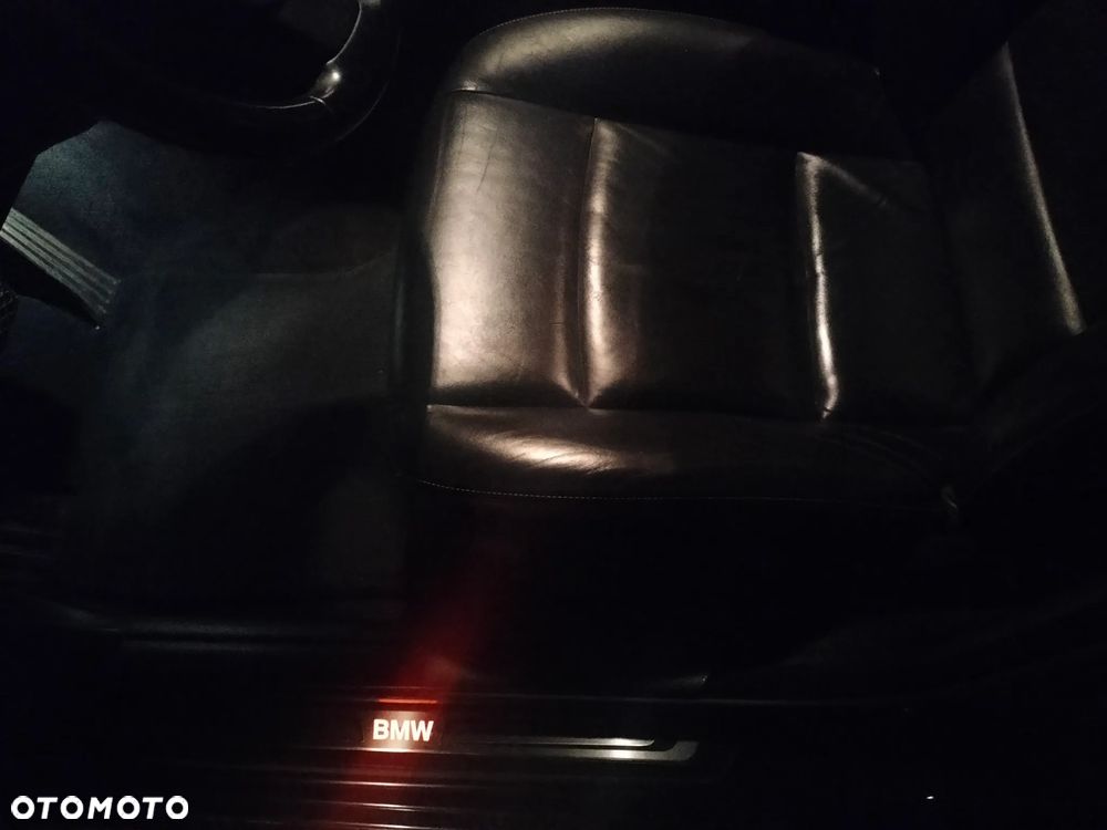 BMW Seria 5 528i xDrive Luxury Line - 10