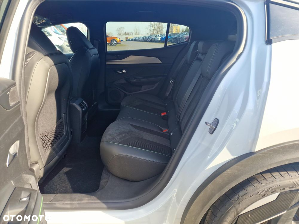 Peugeot 408 1.2 PureTech mHEV GT S&S e-DSC6 - 9