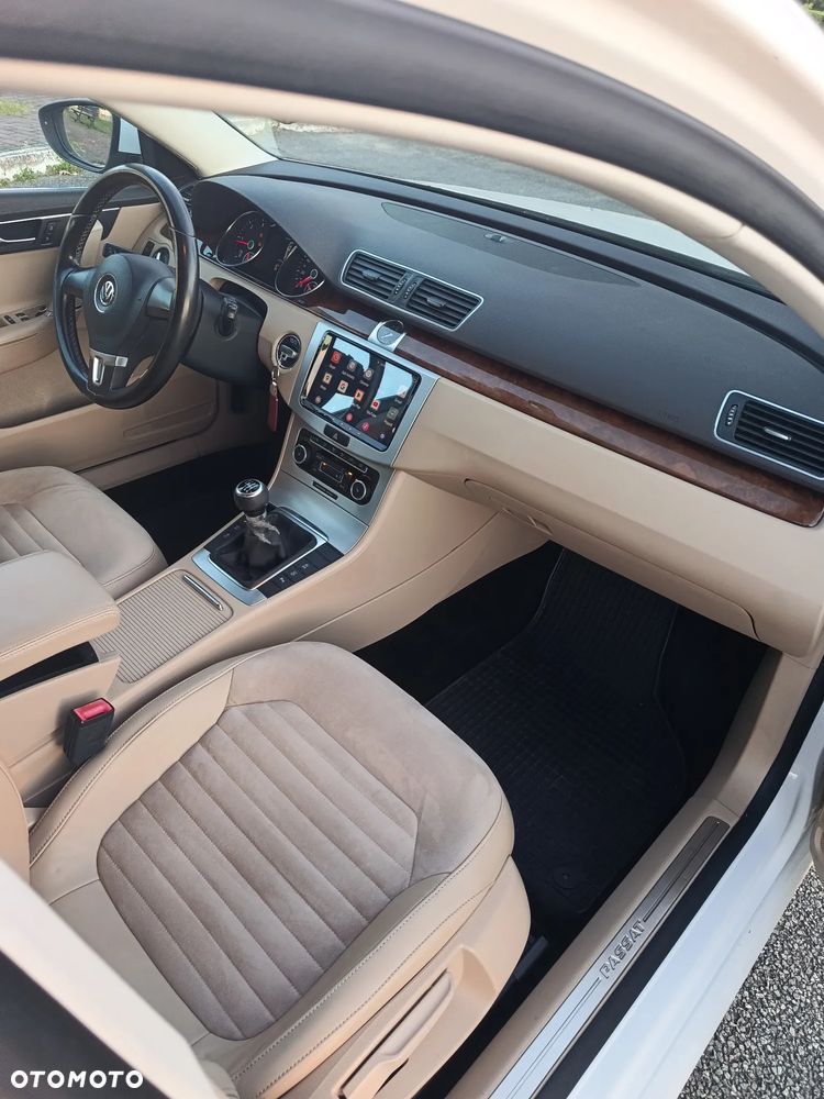 Volkswagen Passat 2.0 TDI DPF Highline - 3