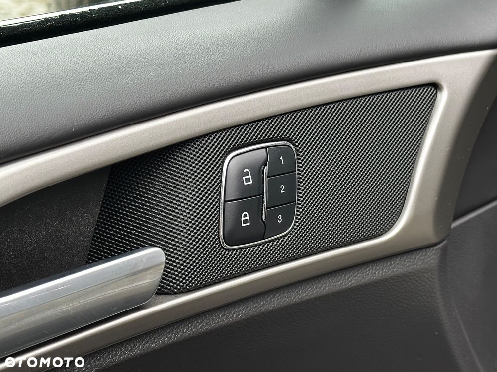 Ford Mondeo Vignale 2.0 EcoBoost - 17