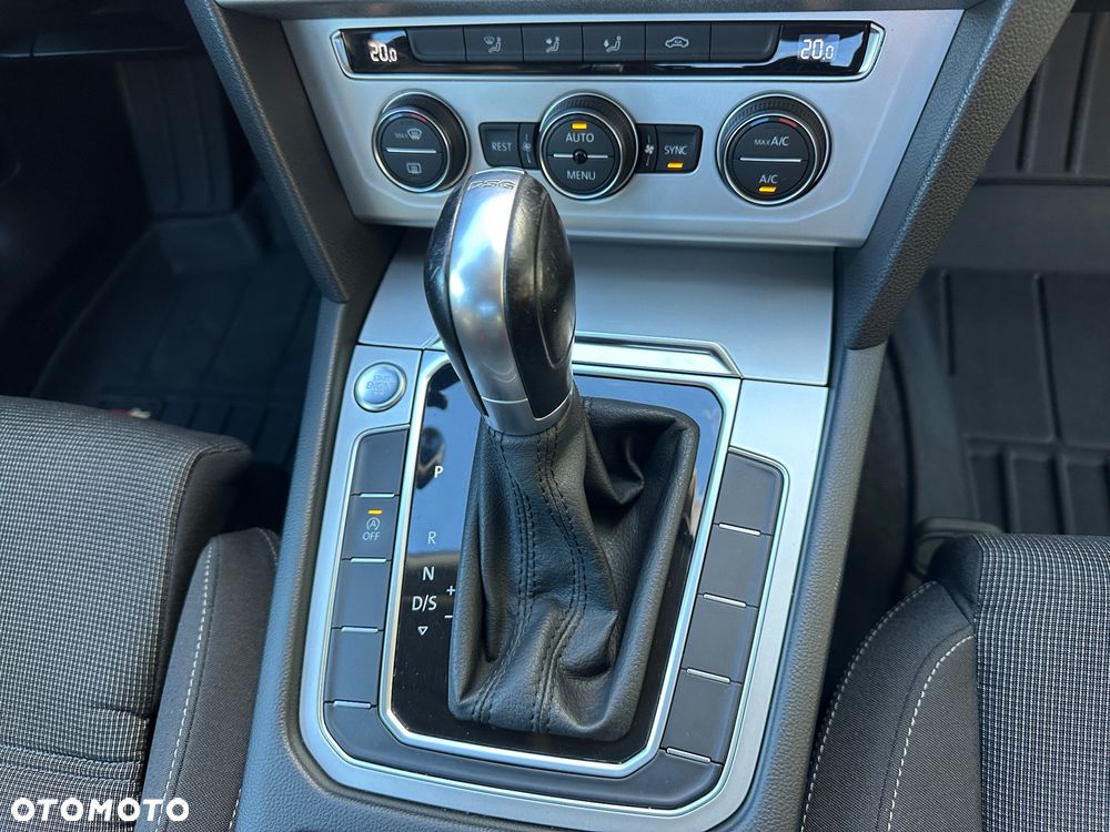 Volkswagen Passat 1.8 TSI BMT Comfortline DSG - 23