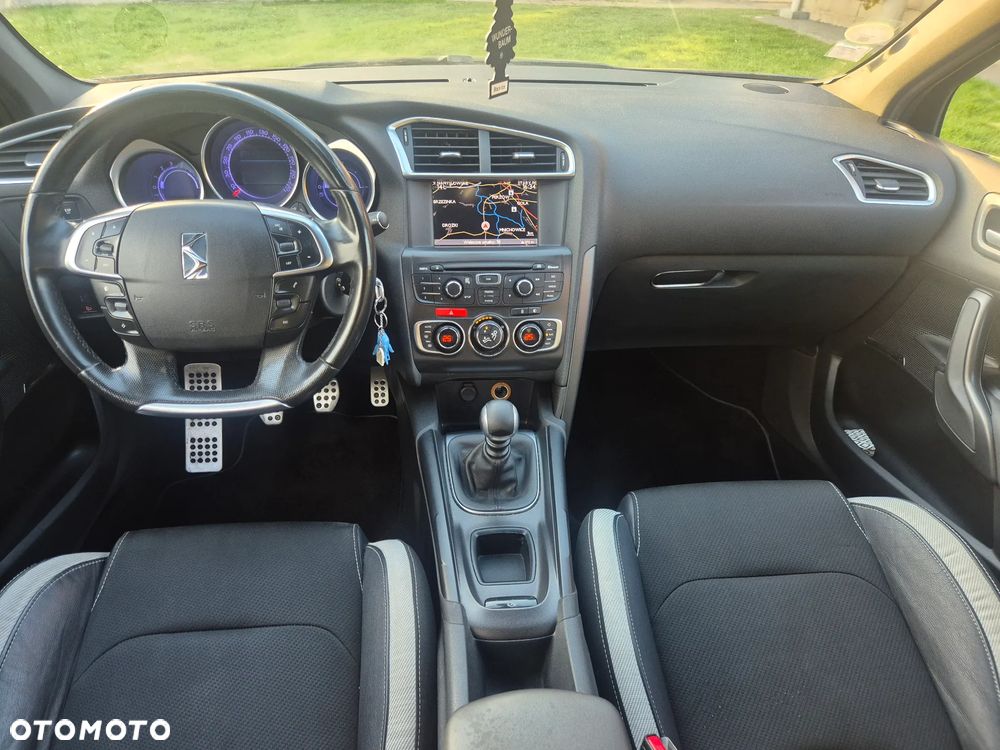 Citroën DS4 1.6 HDi SoChic - 11