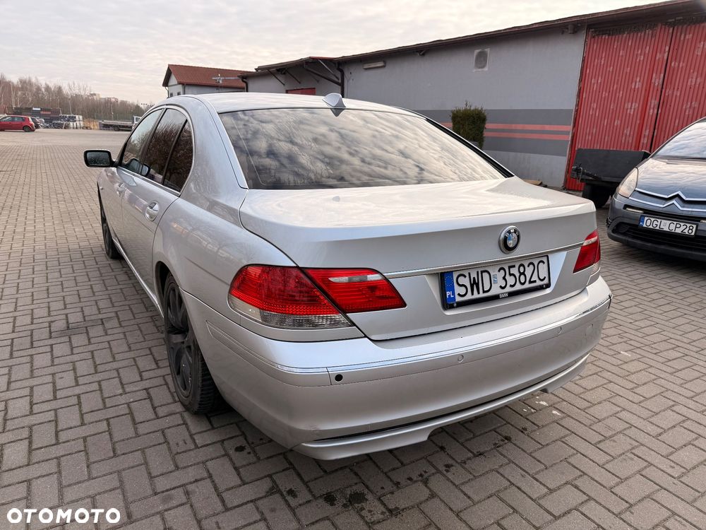 BMW Seria 7 740i - 4