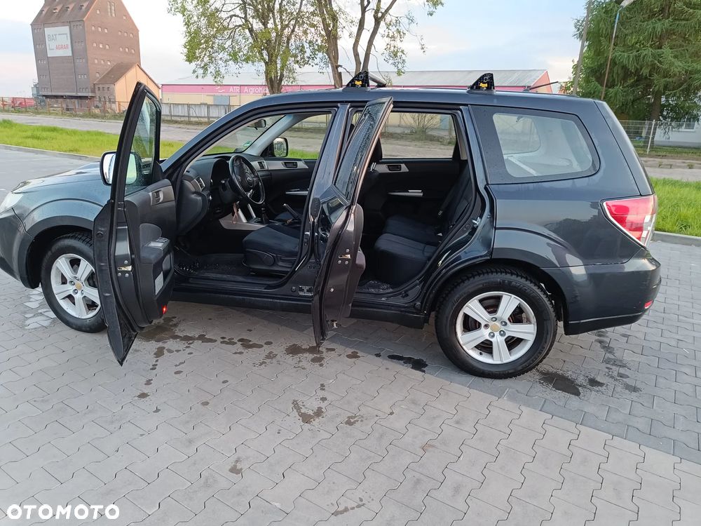 Subaru Forester 2.0D XC 000 - 11