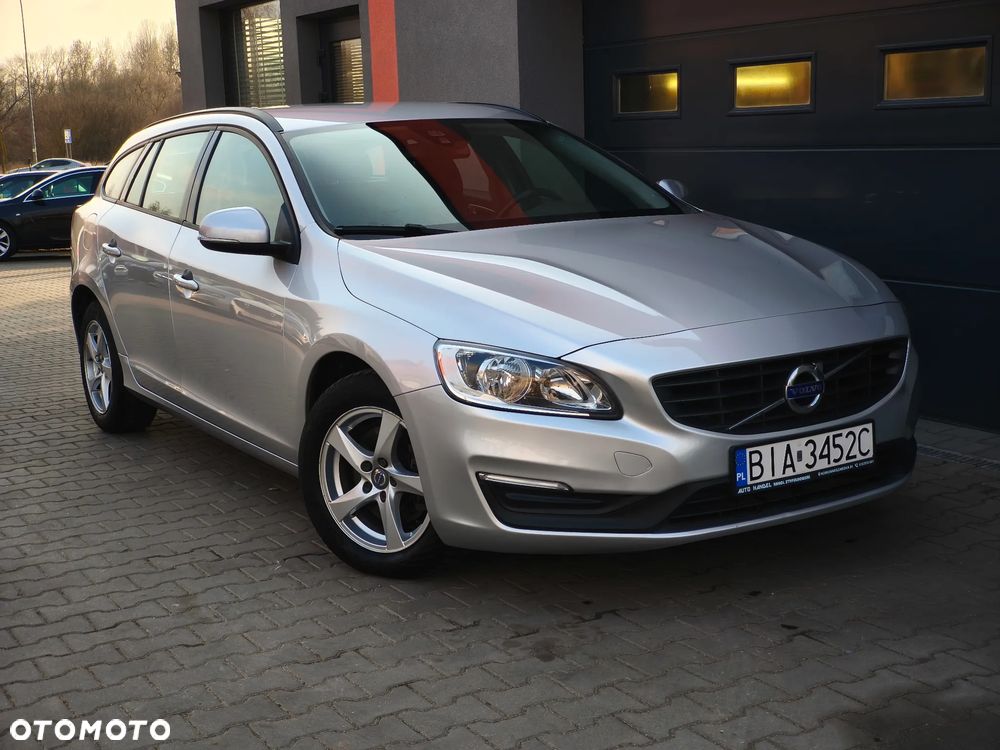 Volvo V60 D2 Drive-E Momentum - 4