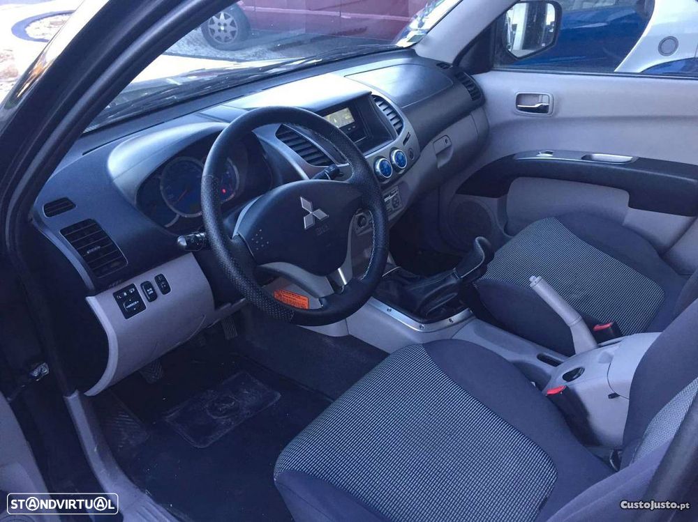 Mitsubishi L200 2.5 DI-D Club Invite AC 4WD - 7