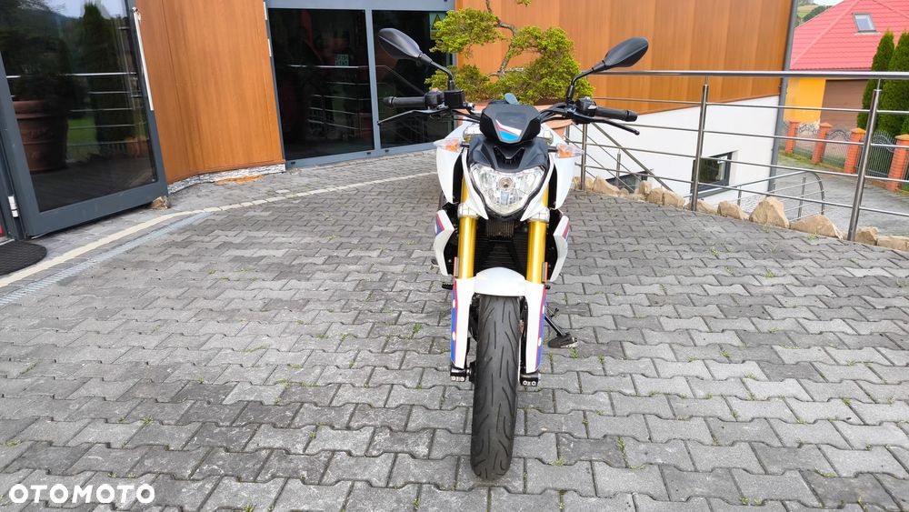 BMW G - 7