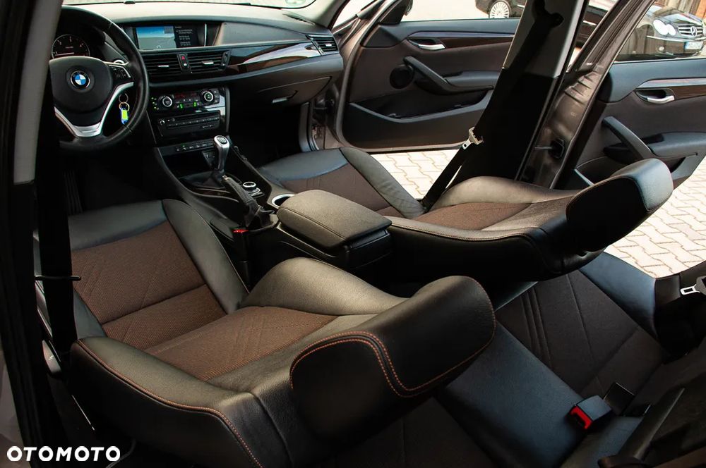 BMW X1 sDrive18d - 26