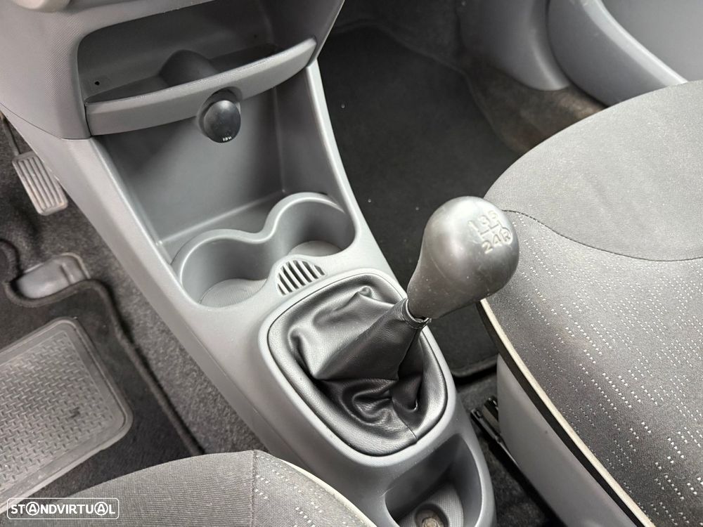 Peugeot 107 1.0 Urban - 12