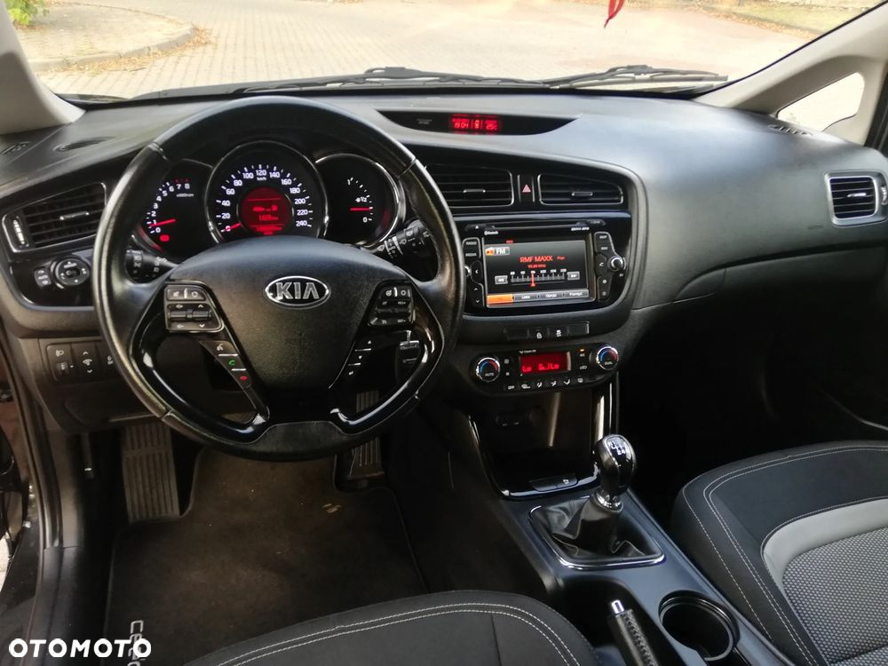 Kia Ceed Cee'd 1.6 GDI L Business Line - 12