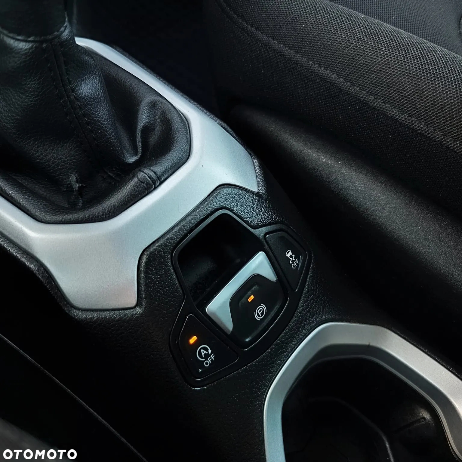 Jeep Renegade 1.4 MultiAir Longitude FWD S&S - 12