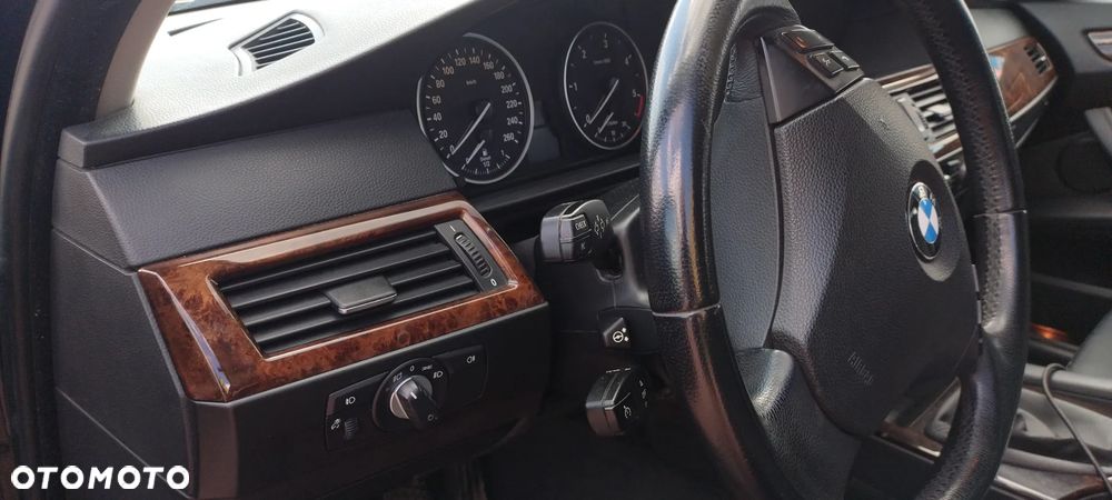 BMW Seria 5 520d - 5