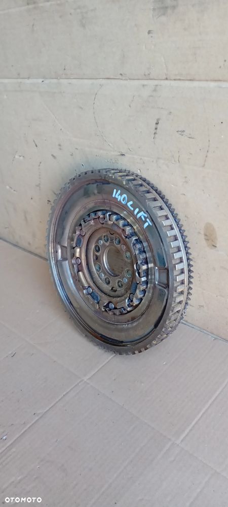 Koło dwumasowe dwumasa sprzęgło Hyundai i40 Lift 1.7 CRDI 23200-2A405 - 1