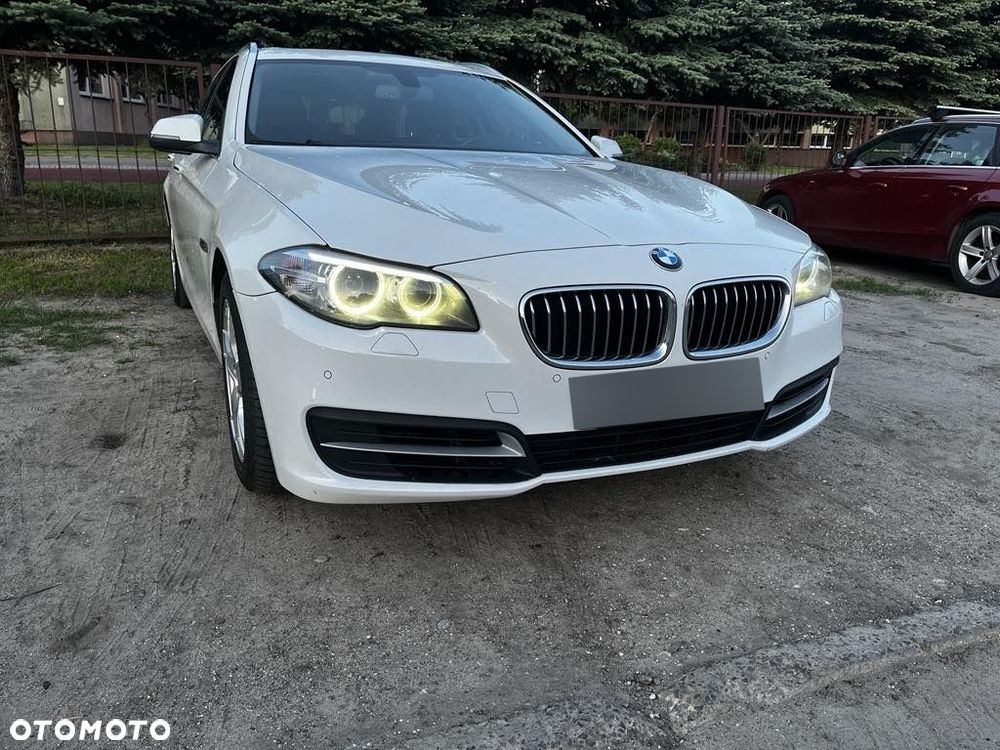 BMW Seria 5 525d Sport-Aut Luxury Line - 4