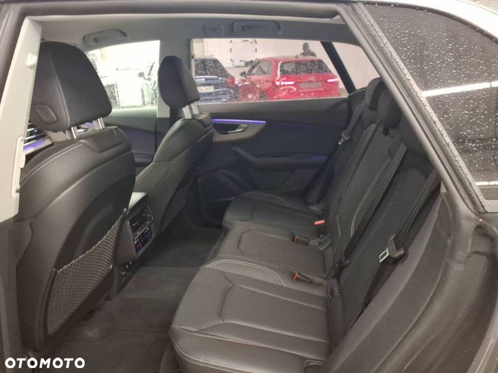 Audi Q8 - 9