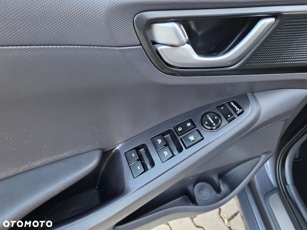 Hyundai IONIQ 1.6 GDI - 21