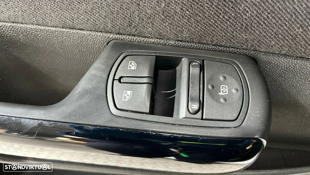 Opel Corsa 1.2 Black Edition - 15